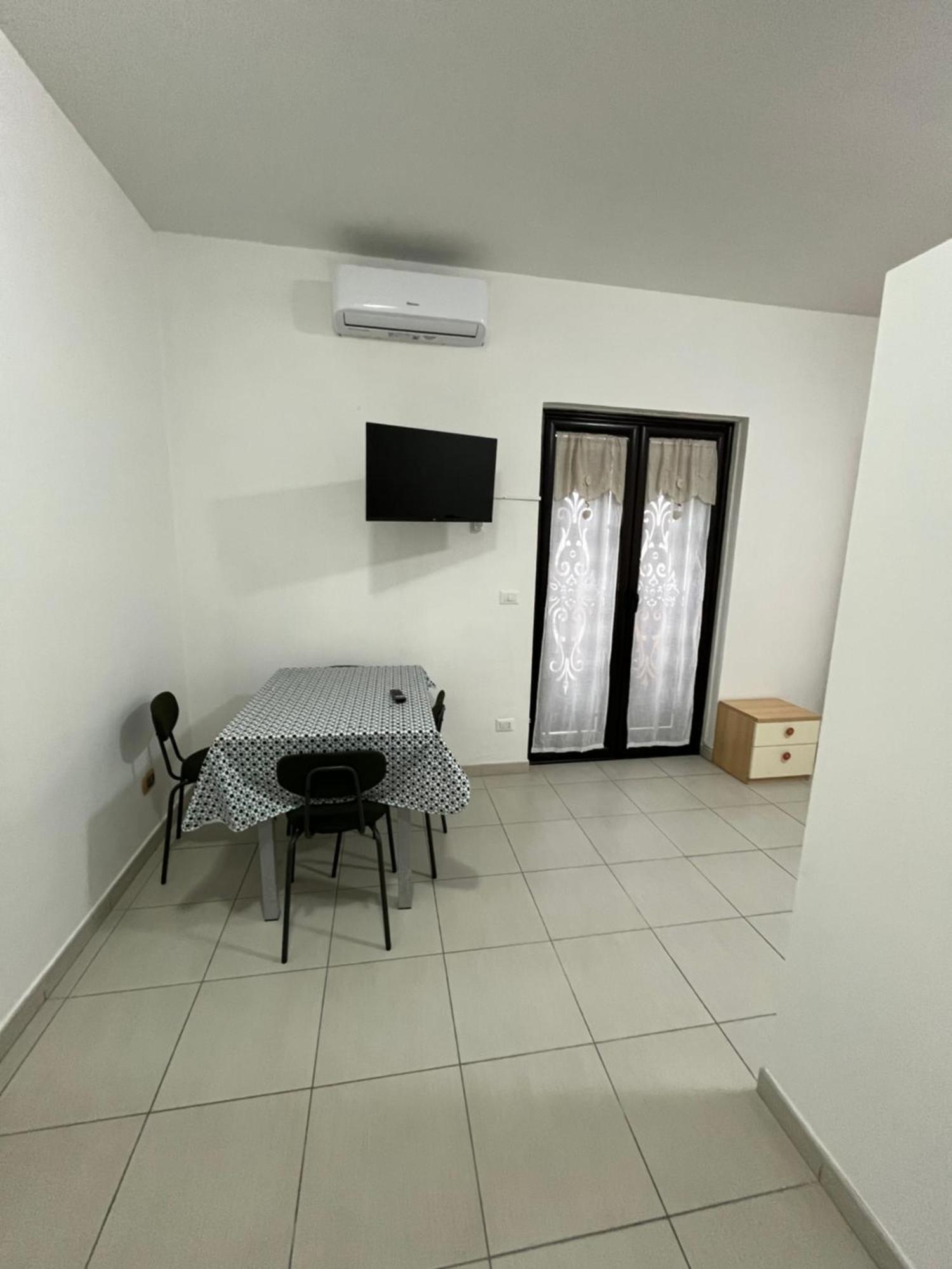 Aurora Rooms Помільяно-д'Арко Екстер'єр фото